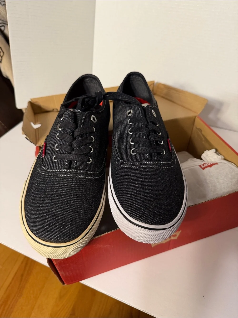 Levis casual lace
